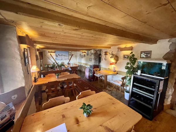 SPLENDIDE CHALET RESTAURANT AVEC APPARTEMENT 2