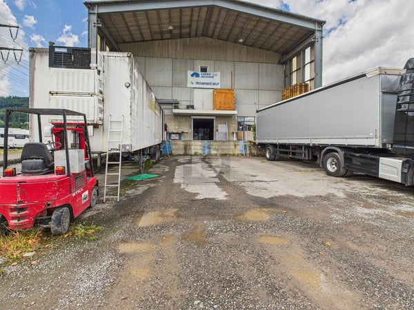 PRAKTISCH UND GUT ERREICHBAR 4