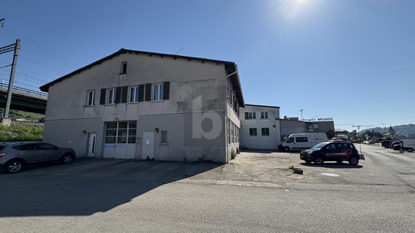 ENSEMBLE DE 2 BÂTIMENTS 2