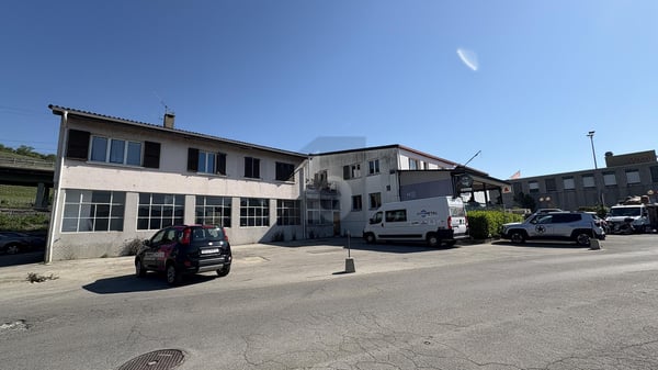 ENSEMBLE DE 2 BÂTIMENTS 1