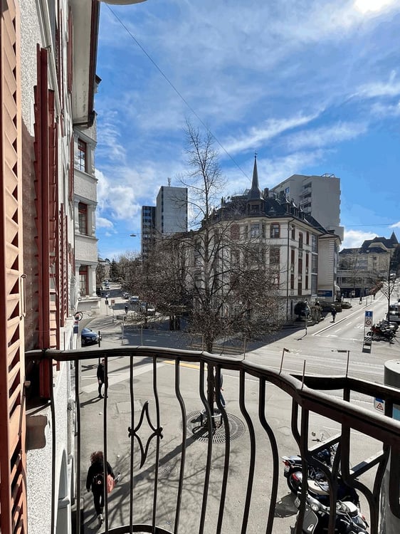 KLIMATISIERT UND GROSSZÜGIG AN PASSANTENLAGE 5