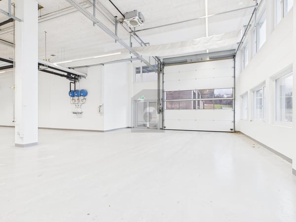 KLIMATISIERT MIT HOHEN DECKEN 3