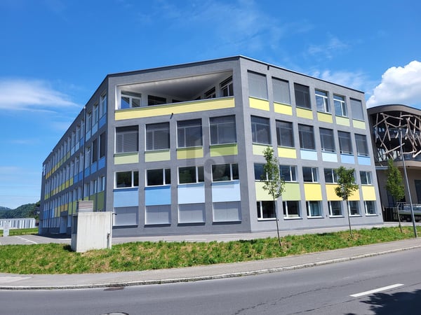 KLIMATISIERT MIT HOHEN DECKEN 1