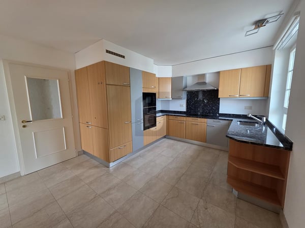 IMMEUBLE RÉSIDENTIEL AVEC PARCELLE CONSTRUCTIBLE 4