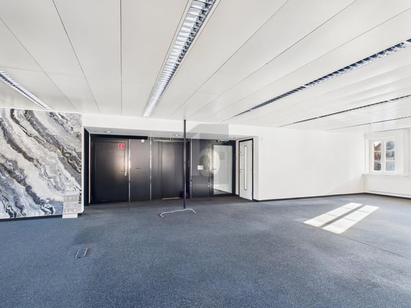 LICHTDURCHFLUTET UND AN PERFEKTER LAGE 4