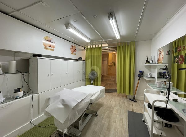 SALON DE COIFFURE MODERNE À PLAINPALAIS 5