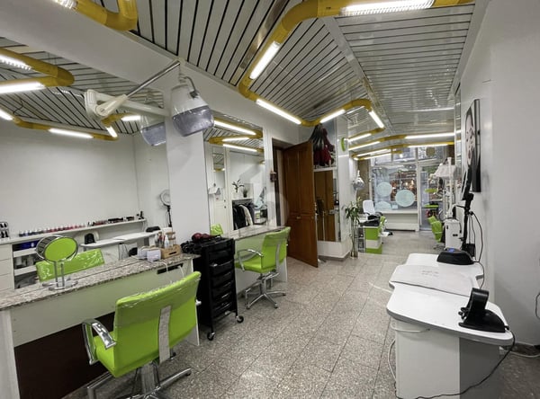 SALON DE COIFFURE MODERNE À PLAINPALAIS 1