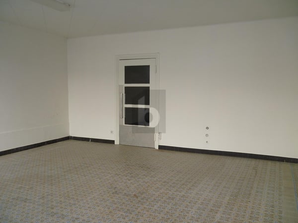 AU CENTRE VILLE AVEC BELLE VITRINE 5