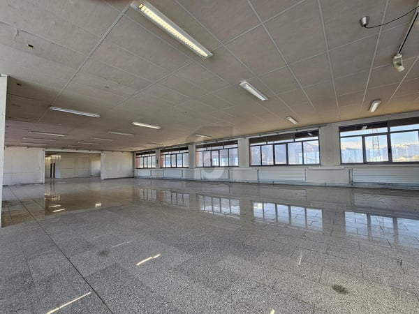 SPACIEUSE ET AVEC BEAUCOUP DE POTENTIEL 1