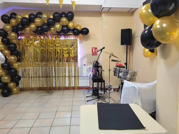 RESTAURANT DANS UN QUARTIER ANIME 3