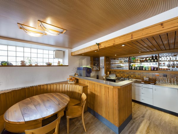 RUSTIKALE DORFBEIZ IN WALLISER WEINDORF 2