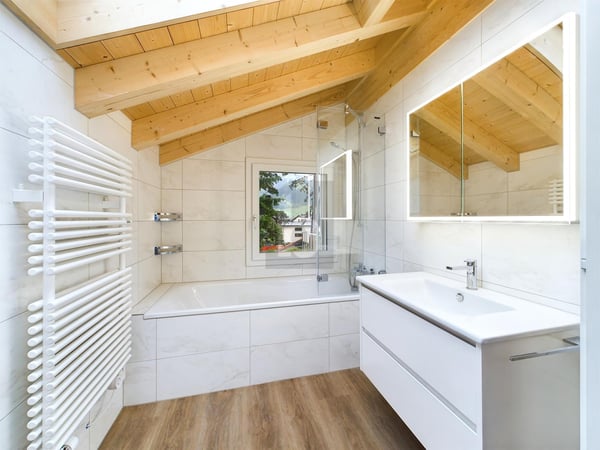 GROSSZÜGIG UND LICHTDURCHFLUTET 5