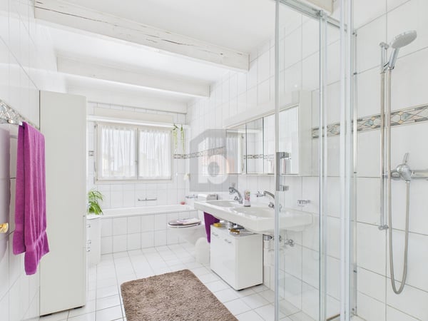 LICHTDURCHFLUTET MIT PARADIESISCHEM GARTEN 5