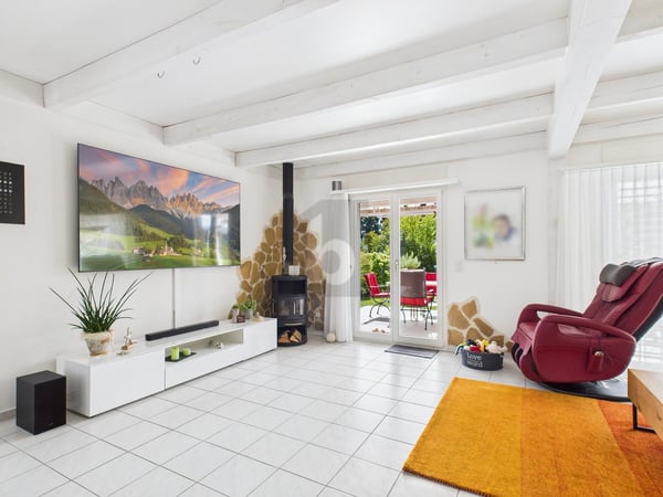 LICHTDURCHFLUTET MIT PARADIESISCHEM GARTEN 2