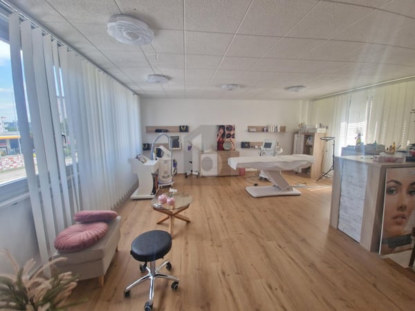 EXKLUSIVES LOKAL AN IDEALER LAGE 1