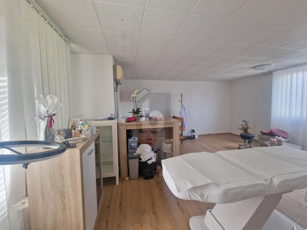 EXKLUSIVES LOKAL AN IDEALER LAGE 3