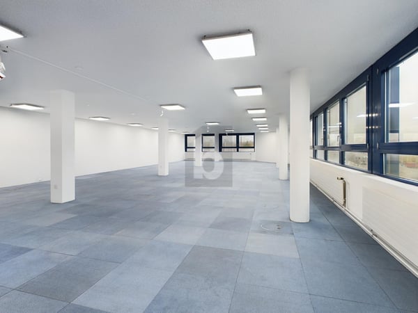 VON EINZEL- BIS GROSSRAUMBÜRO (240/400/800 M2) 3