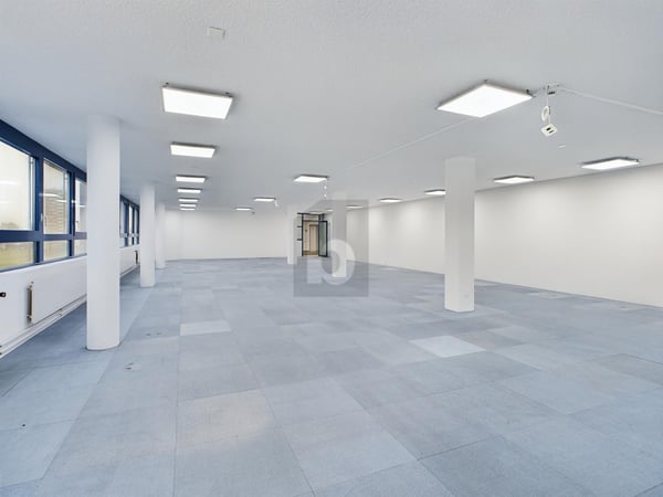 VON EINZEL- BIS GROSSRAUMBÜRO (240/400/800 M2) 4