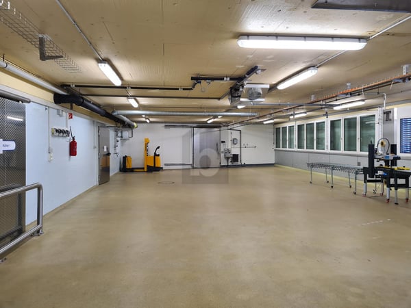 PRATKTISCH UND ZENTRAL, MIT IDEALER ABLADERAMPE 3