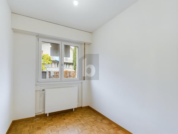 PROCHE DE TOUS LES COMMERCES 4