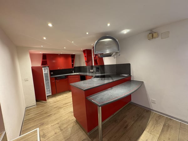 AN SONNIGER LAGE MIT WINTERGARTEN! 4