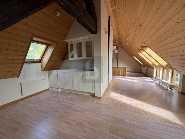 AN SONNIGER LAGE MIT WINTERGARTEN! 5