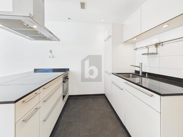 LICHTDURCHFLUTETE MIT TERRASSE 4