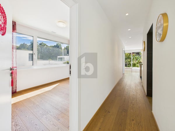 LICHTDURCHFLUTETE MIT TERRASSE 2