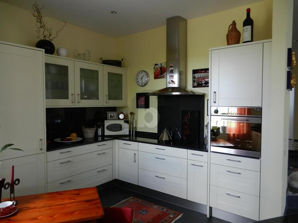 SONNIGER FAMILIENTRAUM MIT GEPFLEGTEM GARTEN 3