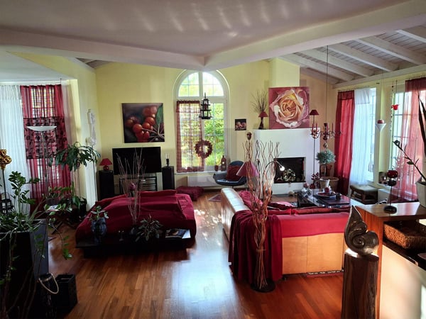 SONNIGER FAMILIENTRAUM MIT GEPFLEGTEM GARTEN 2