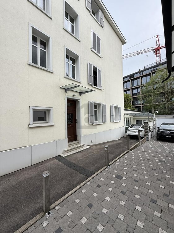 AN ZENTRALER LAGE MIT FISCHGRÄTPARKETT 1