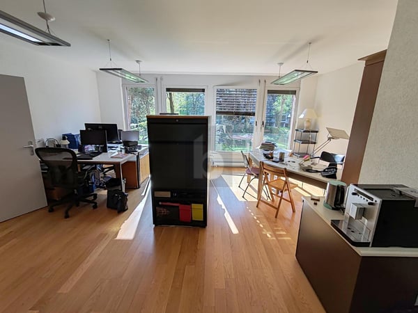 BUREAUX LUMINEUX À PROXIMITÉ DE CHAMPEL