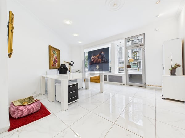 LICHTDURCHFLUTET IM ZENTRUM DER STADT 5