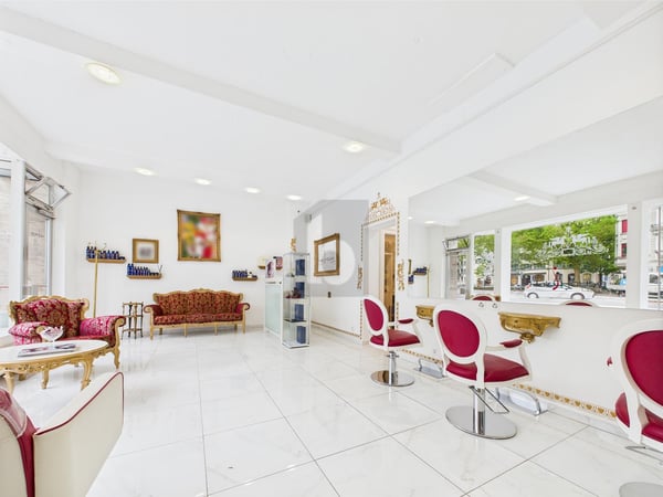 LICHTDURCHFLUTET IM ZENTRUM DER STADT 3