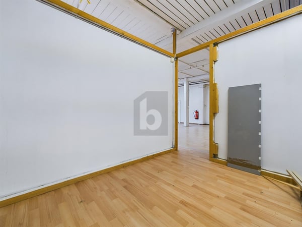 ZENTRAL MIT DIVERSEN NUTZUNGSMÖGLICHKEITEN 4