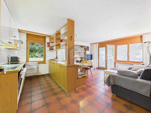 RUHIGE LAGE MIT GEMÜTLICHEM SITZPLATZ 2