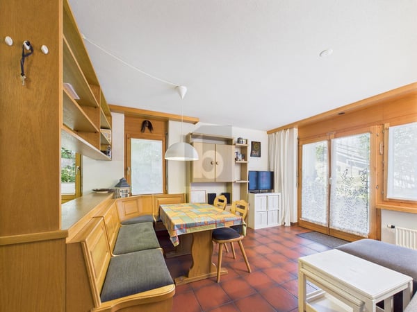 RUHIGE LAGE MIT GEMÜTLICHEM SITZPLATZ 5