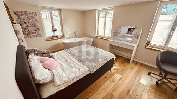 FACHMÄNNISCH KERNSANIERT IM ZENTRUM! 2