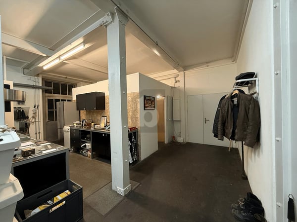 INDUSTRIAL STYLE MIT HOHEN DECKEN! 3