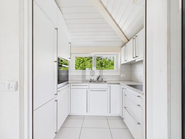 ESPACE LUMINEUX ET MEUBLÉ 3