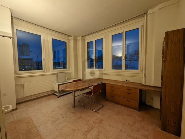 EN PLEIN CENTRE VILLE IDÉALEMENT SITUÉE 3