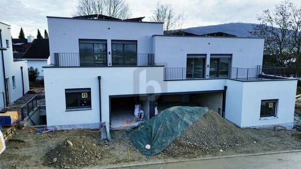 MINERGIE! NEUBAU MIT ZWEI TERRASSEN UND GARTEN 1