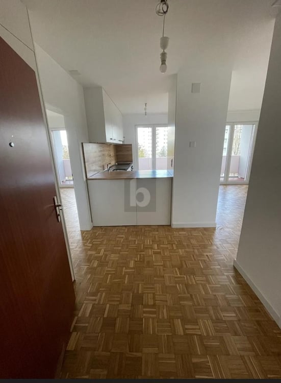 ENTIÈREMENT RÉNOVÉ À FRIBOURG 4