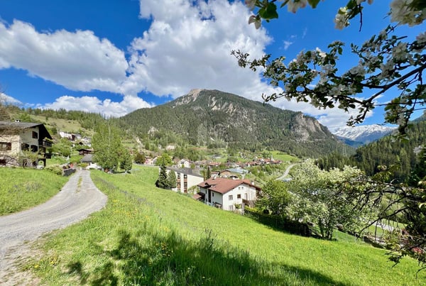 AN EINMALIGER UND SONNIGER LAGE MIT BAULANDRESERVE 3