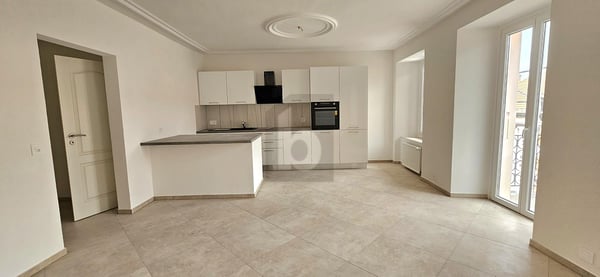 RÉNOVÉ À PROXIMITÉ DU CENTRE-VILLE 1