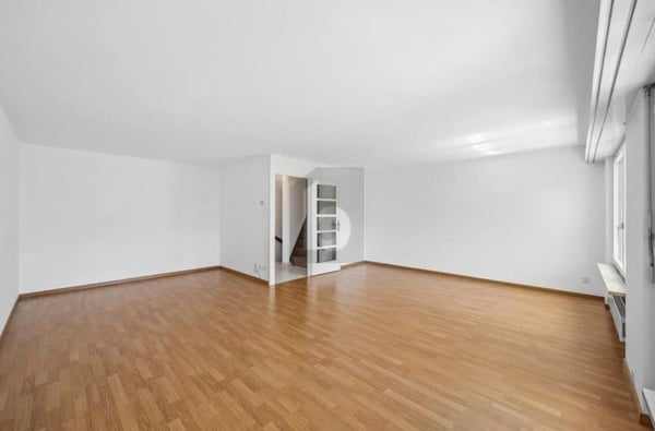 SONNIG UND MODERN MIT GARTEN 3