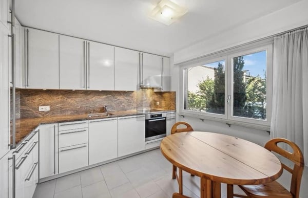 SONNIG UND MODERN MIT GARTEN 4