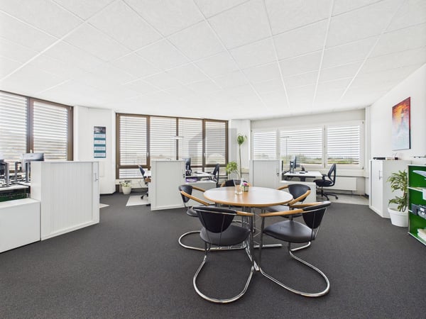 ATTRAKTIVE GESCHÄFTSLAGE IM ZENTRUM 3