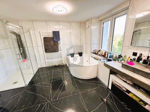 HOCHWERTIG KERNSANIERT, AN RUHIGER LAGE 5