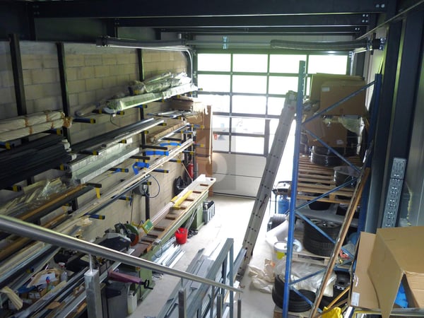 HALLE NEUVE, LUMINEUSE ET DÉGAGÉE 4